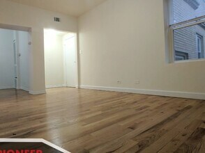 2349 N Drake Ave in Chicago, IL - Building Photo - Building Photo