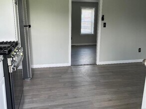 28 Spring St in Enfield, CT - Building Photo - Building Photo