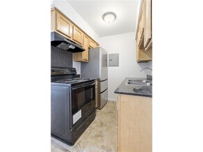 2740 Pleasant Ave in Minneapolis, MN - Foto de edificio - Building Photo