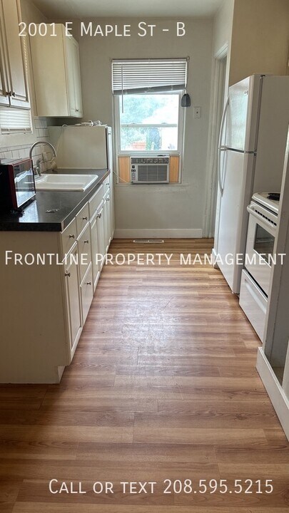 2001 E Maple St-Unit -B in Caldwell, ID - Building Photo