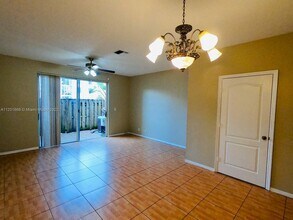 21300 NE 8th Ct-Unit -3005 in Miami, FL - Building Photo - Building Photo