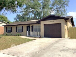 305 Spring Creek Ave in Brandon, FL - Building Photo - Building Photo