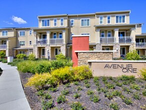 5959 Charlotte Dr in San Jose, CA - Foto de edificio - Building Photo