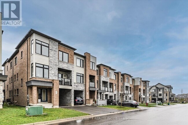 property at 47 Vantage Lp