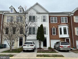2448 Terra Cotta Cir in Herndon, VA - Building Photo