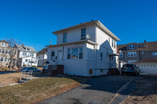 96 Curie Ave, Unit First Floor