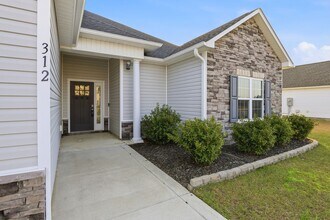 312 Wood House Dr in Jacksonville, NC - Building Photo - Building Photo