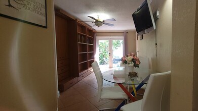 400 Sunset Dr in Pompano Beach, FL - Building Photo - Building Photo