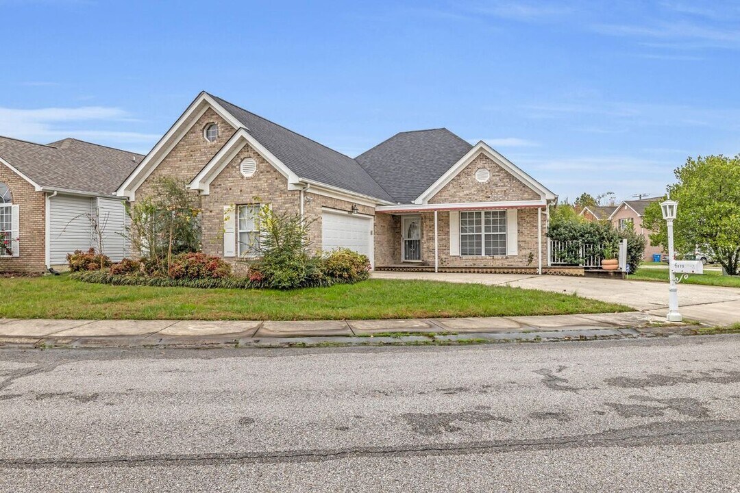 2075 Igou Crossing Dr in Chattanooga, TN - Building Photo