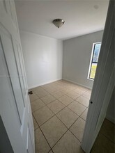 8733 NW 39th St, Unit 8733 in Sunrise, FL - Building Photo - Building Photo