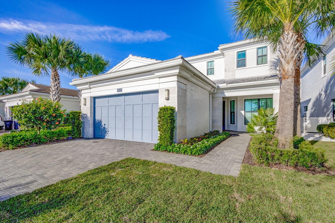 13117 Faberge Pl in Palm Beach Gardens, FL - Building Photo