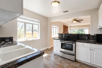 2690 S Josephine St in Denver, CO - Building Photo - Building Photo