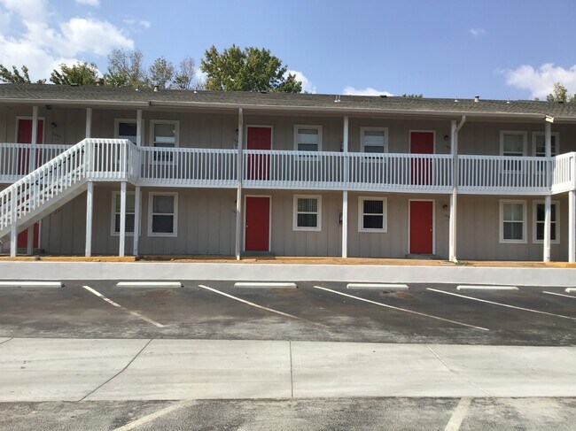 Edelweiss Apartments in Lakewood, CO - Foto de edificio - Building Photo