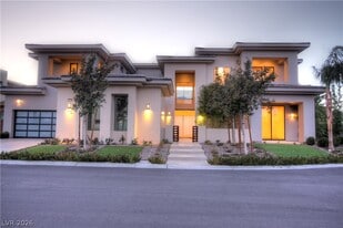 7518 Yonie Ct in Las Vegas, NV - Building Photo