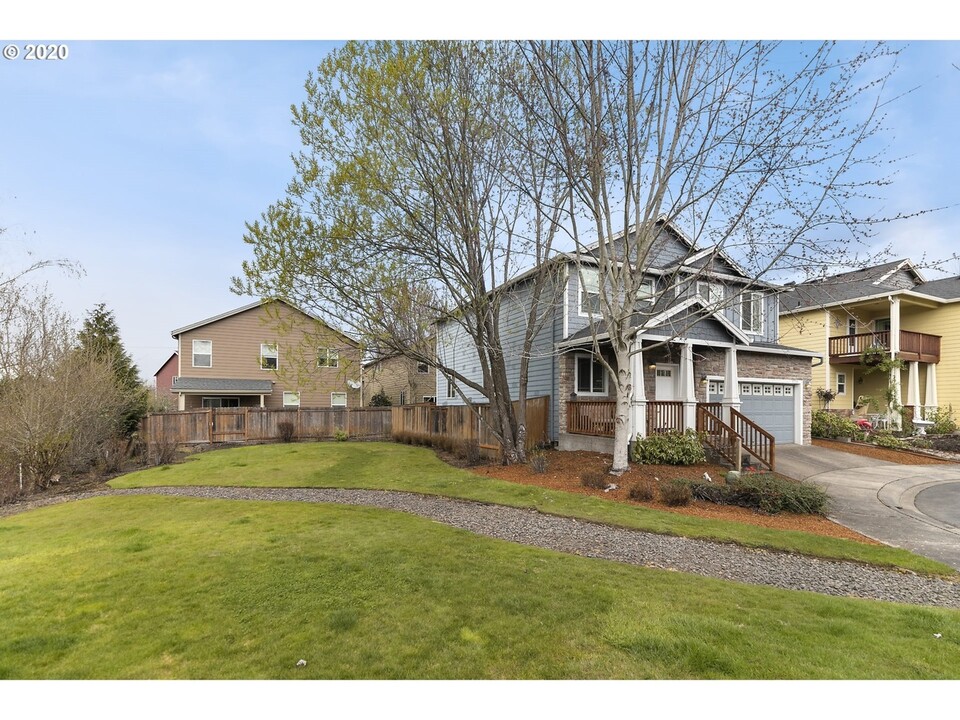 17126 NW Gables Creek Ln in Beaverton, OR - Building Photo