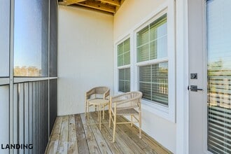 5001 Willowgate Loop, Unit 02-2305 in Tice, FL - Foto de edificio - Building Photo