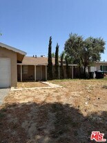 38454 Sumac Ave in Palmdale, CA - Building Photo