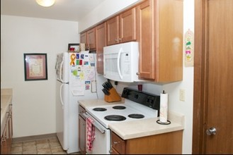 Charter Oaks Townhomes in Stillwater, MN - Building Photo - Interior Photo