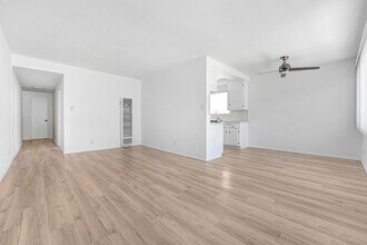 505 Idaho Ave, Unit 17 in Santa Monica, CA - Foto de edificio - Building Photo