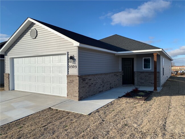 property at 2525 E Fox Mdw St