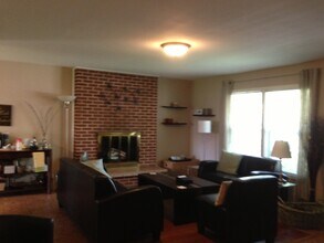 903 Bellepark Dr in Champaign, IL - Building Photo - Building Photo