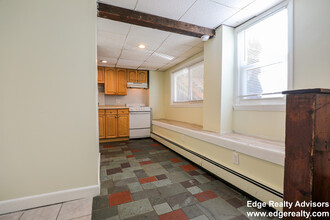 64 N Beacon St, Unit B in Boston, MA - Building Photo - Building Photo