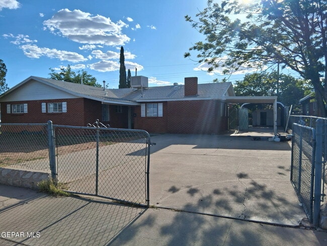 property at 9513 Fairfax St