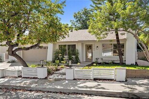 23795 Avenida Columbia in Mission Viejo, CA - Building Photo