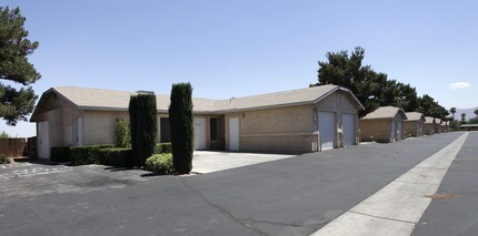8890 G Ave in Hesperia, CA - Foto de edificio - Building Photo