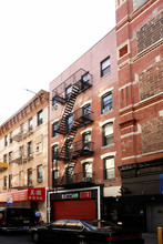 90 Eldridge St in New York, NY - Building Photo - Building Photo