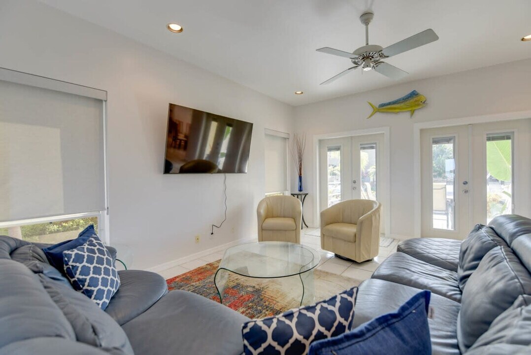 8 Floral Ave in Key West, FL - Building Photo