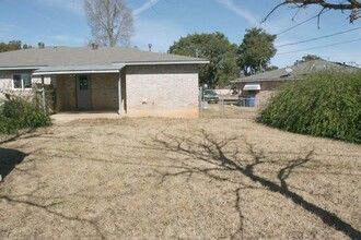 327 Briarwood Dr in New Braunfels, TX - Building Photo - Building Photo