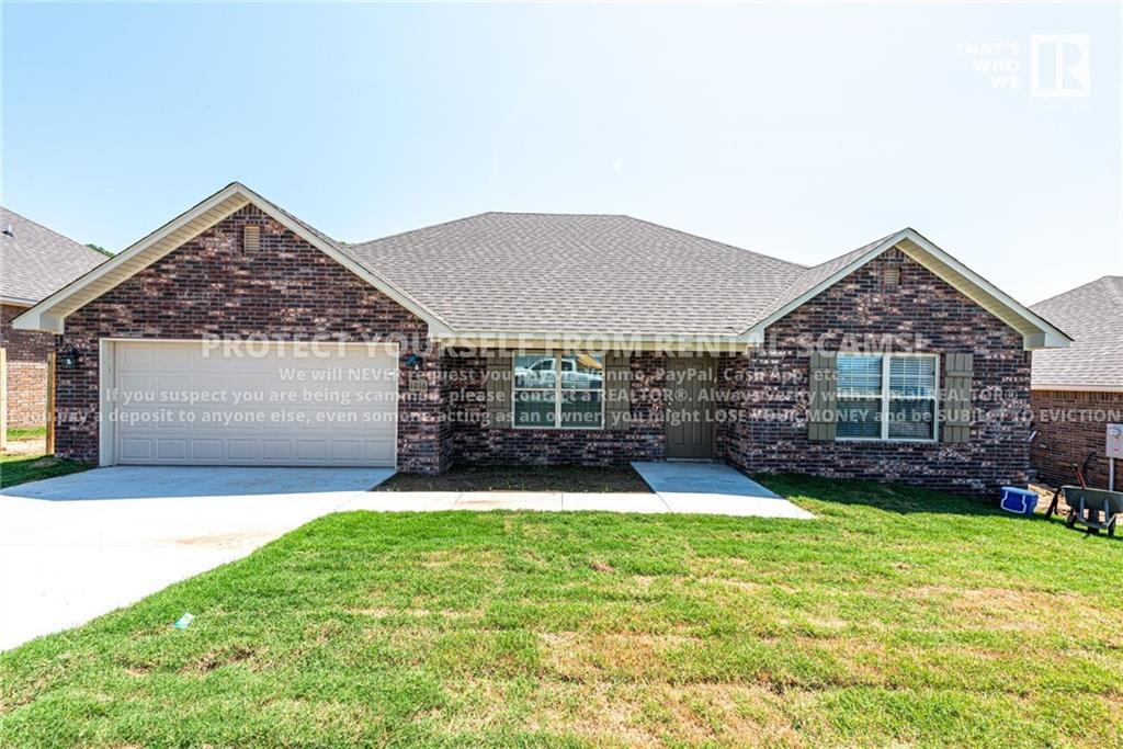 1016 Brook St in Gentry, AR - Building Photo
