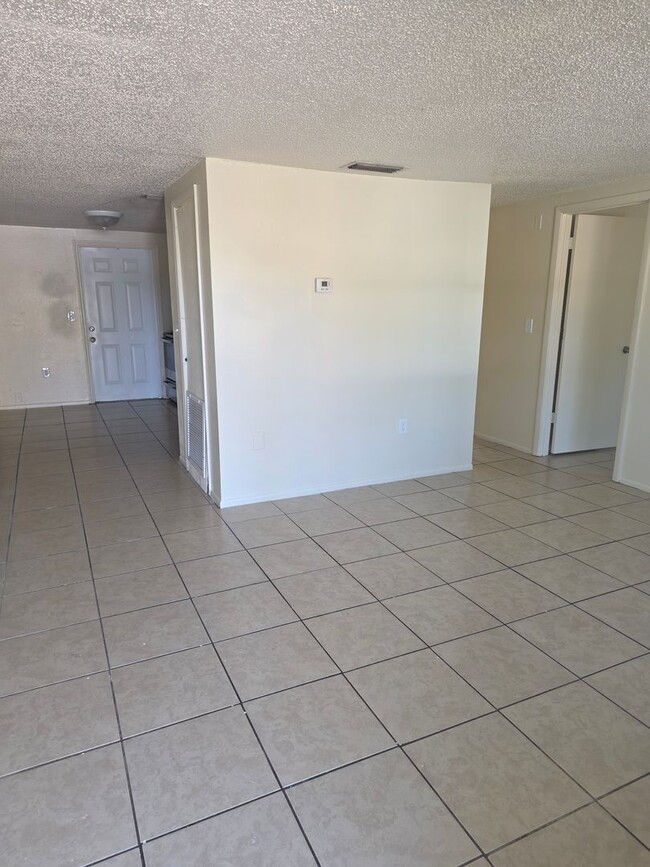 1020 61st Ave Terrace E in Bradenton, FL - Building Photo - Building Photo