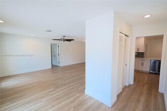 6341 NE 22nd Ave in Fort Lauderdale, FL - Building Photo - Building Photo