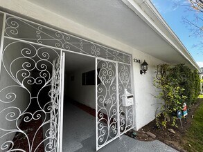 5248 Los Encantos Way in Los Angeles, CA - Building Photo - Building Photo