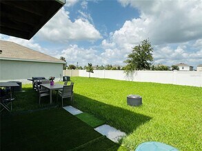 5522 Oxford Gray Rd in Zephyrhills, FL - Building Photo - Building Photo