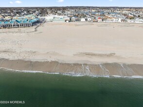 255 Boardwalk in Point Pleasant Beach, NJ - Building Photo - Building Photo