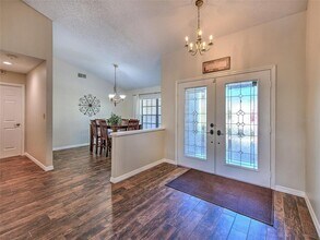 1407 Holleman Dr in Valrico, FL - Building Photo - Building Photo