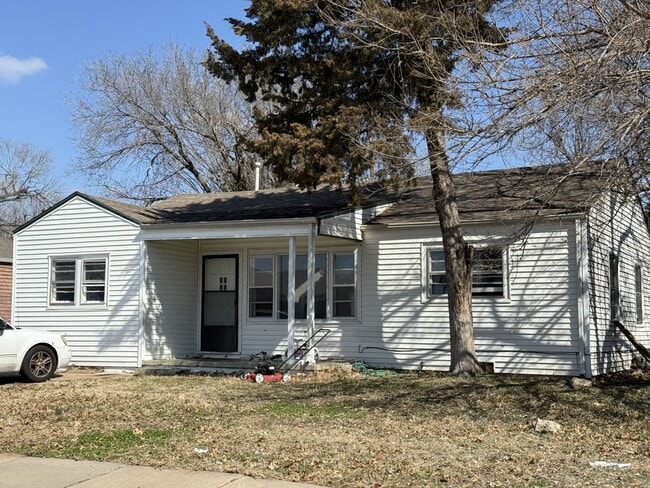 property at 2620 N Poplar St