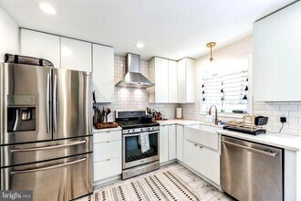 1732 Manton St in Philadelphia, PA - Building Photo - Building Photo