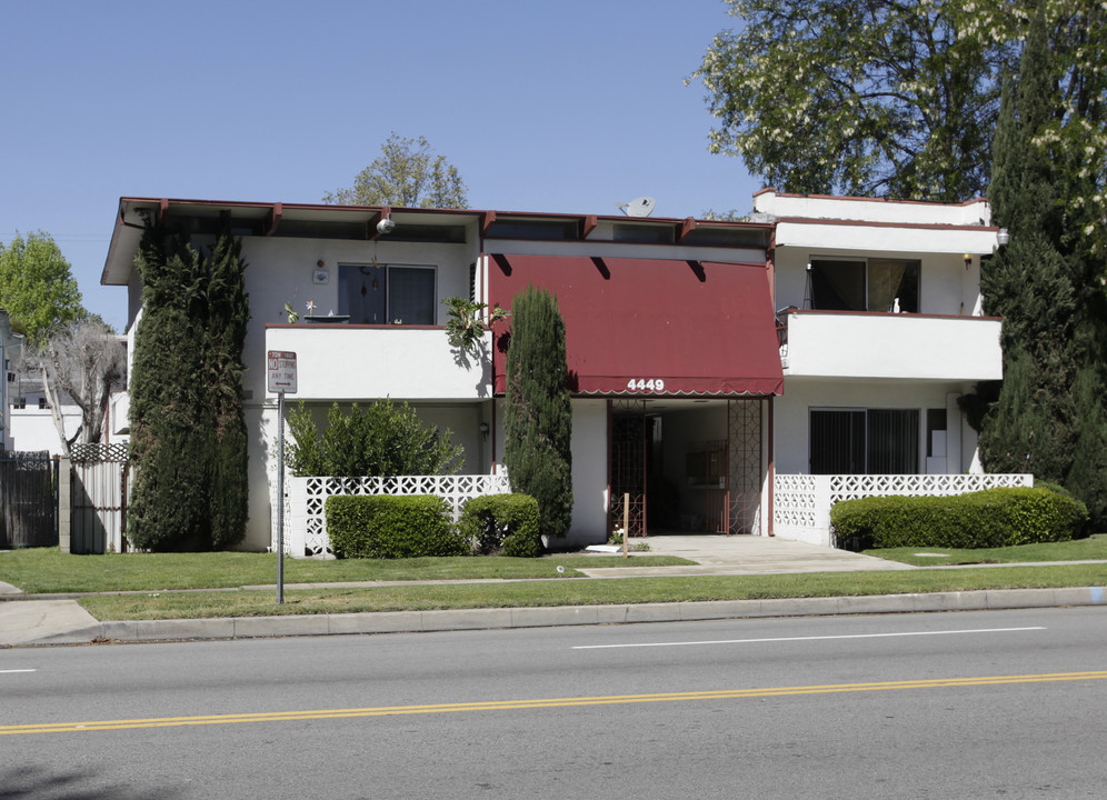 4449 Coldwater Cyn. Ave in Studio City, CA - Building Photo