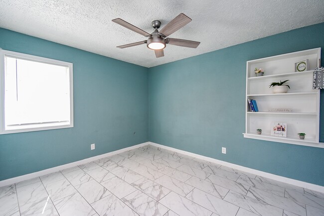 property at 2708 Morningside Ln