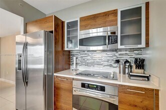 480 Hibiscus St, Unit 325 in West Palm Beach, FL - Building Photo - Building Photo