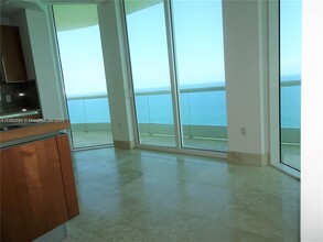 16047 Collins Ave, Unit 3002 in Sunny Isles Beach, FL - Building Photo - Building Photo