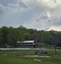2612 Morningstar Ln in Dudley, PA - Foto de edificio - Building Photo