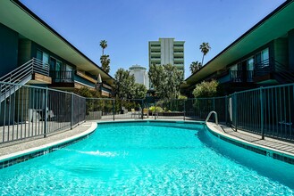 Hollywood Biltmore in Hollywood, CA - Building Photo - Building Photo