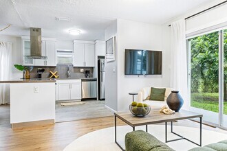 20075 SW 87th Pl in Cutler Bay, FL - Building Photo - Building Photo