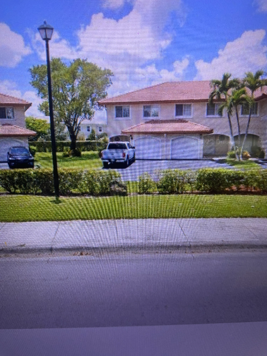 8980 NW 38th Dr in Coral Springs, FL - Building Photo