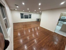 67-06 171st St in Queens, NY - Building Photo